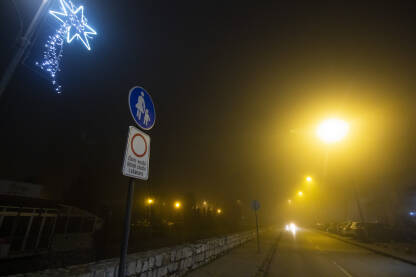 Smog i zagađenje Smog, magla i zagađenje u Zenici.