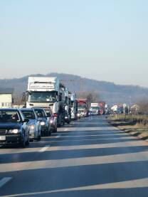 Svakodnevne gužve približavajući se gradu Doboju od strane Modriče i Dervente.