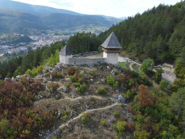 Tvrđava Ključ Pogled na tvrđavu Ključ i naselje u podnožju