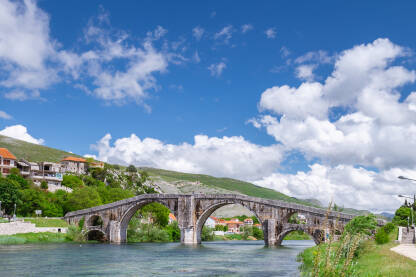 Arslanagića most, Trebinje Arslanagića most na rijeci Trebišnjici, prema spisima u dubrovačkoj arhivi, počeo je da se pravi 1568. godine. Most podigao je Mehmed Paša Sokolović