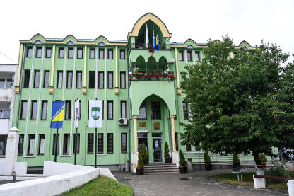 Kalesija, Bosna i Hercegovina Kalesija, Bosna i Hercegovina, zgrada opštine.